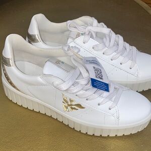 New! IGI & Co. - Italian White and Gold‎ Women's Sneakers Size 39